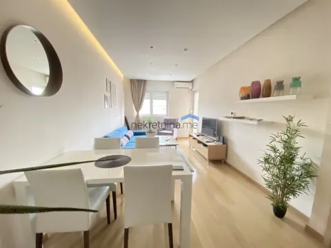 Izdavanje, jednosoban stan, 43m², City Kvart, Podgorica - image 2