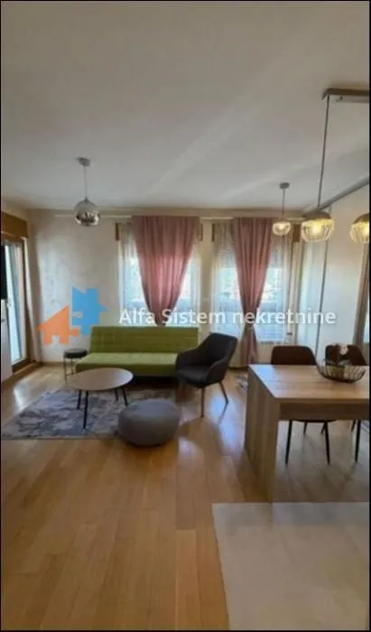 Izdavanje, stan, 41m², Vračar Sve Podlokacije, Beograd