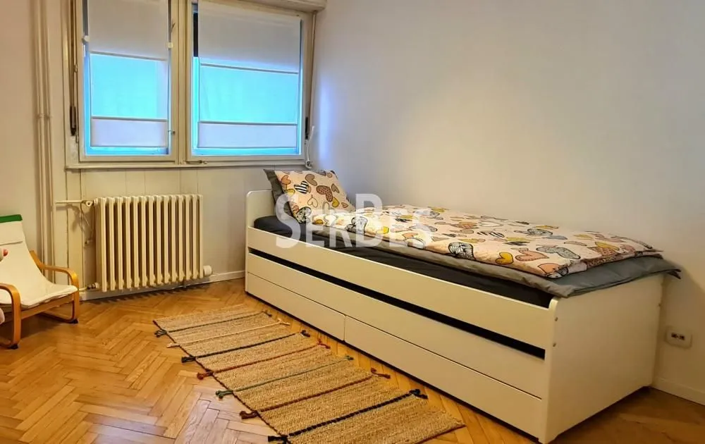 Izdavanje, trosoban stan, 77m², Klinički Centar, Beograd