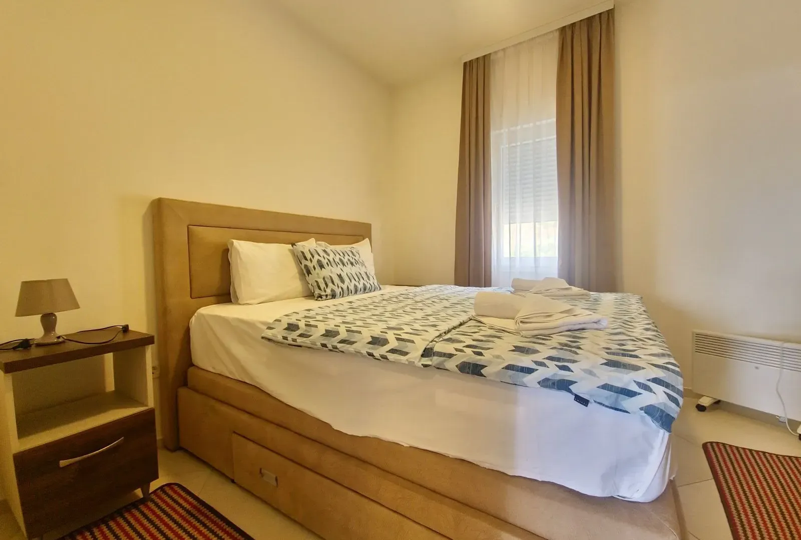 Rent, one bedroom apartment, 46m², Bečići, Budva