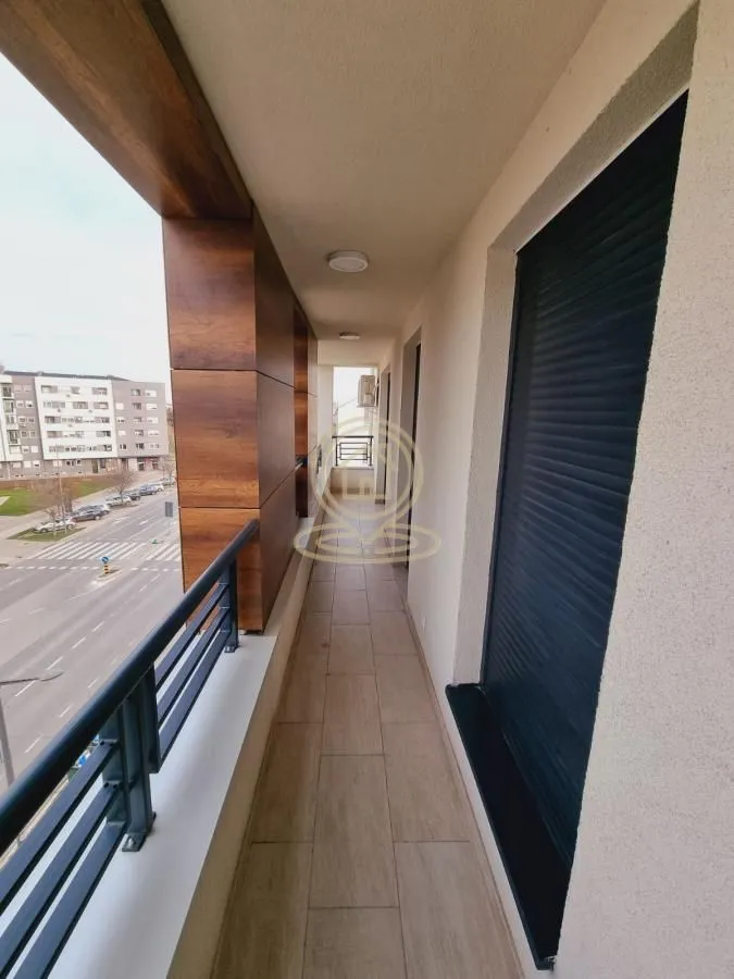 Prodaja, trosoban stan, 63m², Bulevar patrijarha Pavla, Novi Sad Sve Podlokacije