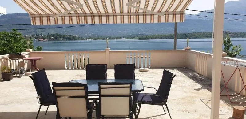 Prodaja, kuća, 511m², Đuraševići, Tivat