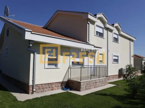 Prodaja, kuća, 304m², Kokoti, Podgorica - image 9