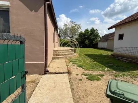 Prodaja, kuća, 145m², Rumenka, Novi Sad Sve Podlokacije - image 1