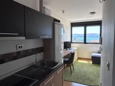 Izdavanje, garsonjera, 25m², Tivat, Crna Gora - image 6