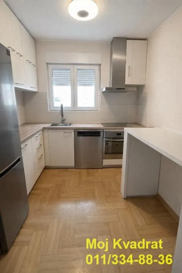 Prodaja, trosoban stan, 82m², Čubura, Beograd