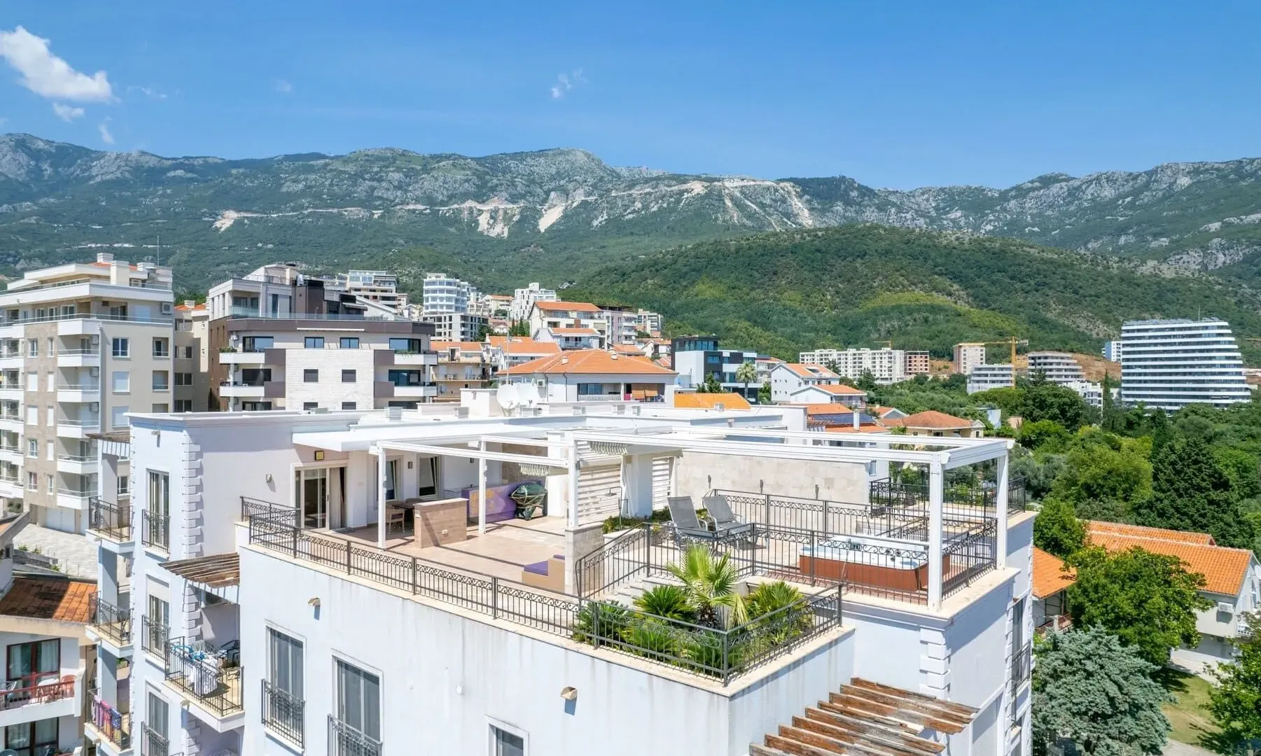 Prodaja, dvosoban stan, 265m², Bečići, Budva