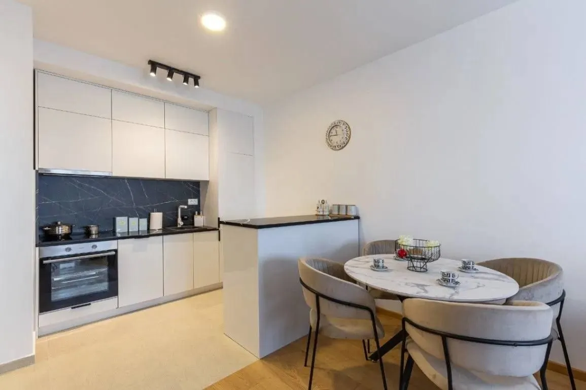 Rent, one bedroom apartment, 50m², Bečići, Budva