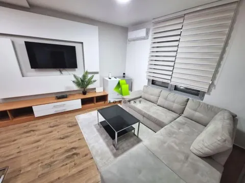 Sale, house, 293m², Medijana, Niš