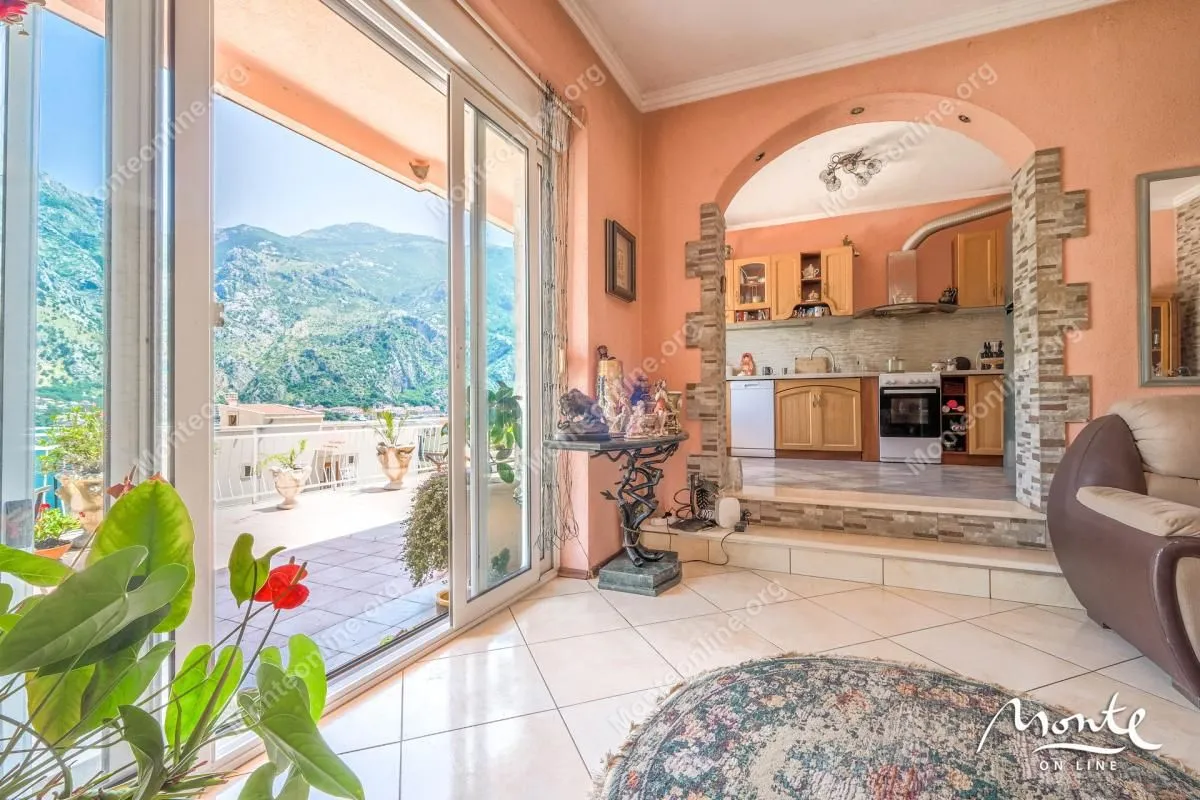 Prodaja, kuća, 172m², Muo, Kotor