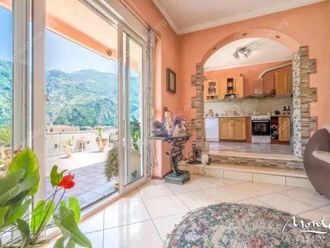 Prodaja, kuća, 172m², Muo, Kotor - image 9