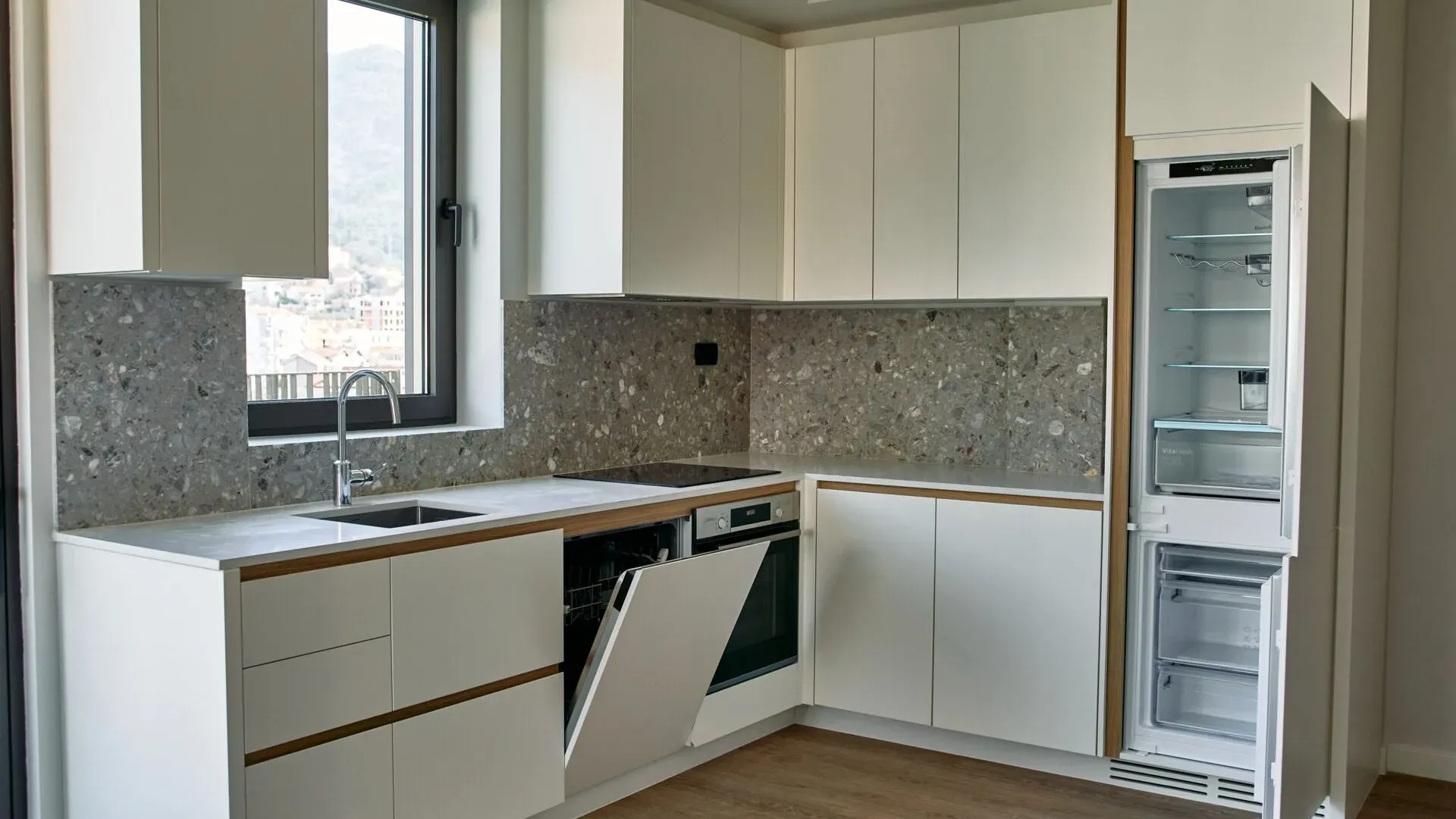 Prodaja, dvosoban stan, 102m², Porto Montenegro, Tivat