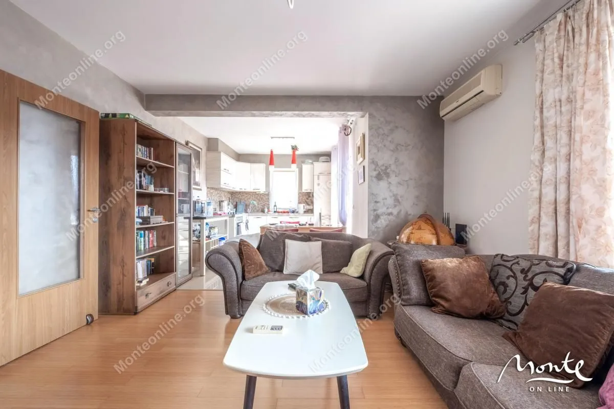 Sale, two bedroom apartment, 76m², Lazi, Budva