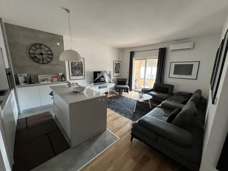 Izdavanje, dvosoban stan, 75m², City Kvart, Podgorica