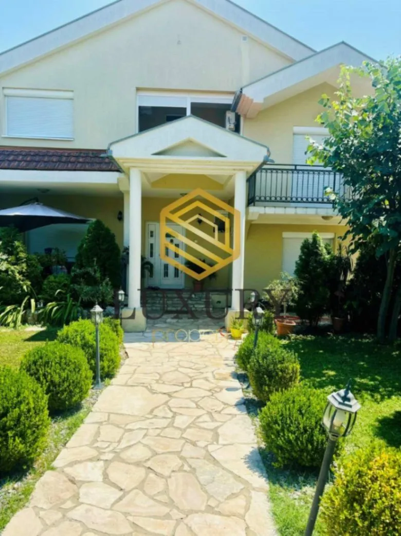 Rent, house, 200m², Donja Gorica, Podgorica