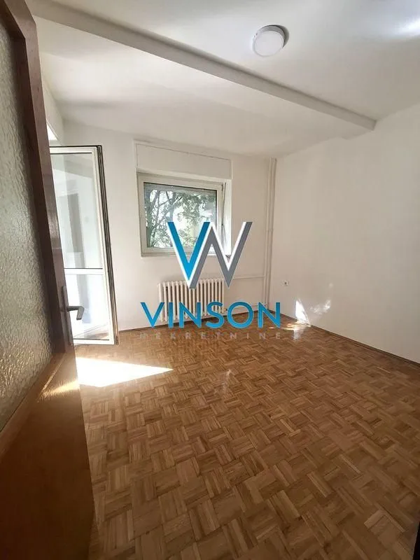 Izdavanje, dvosoban stan, 46m², Centar, Novi Sad