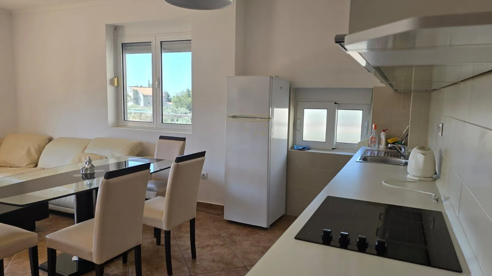 Prodaja, dvosoban stan, 93m², Buljarica, Budva