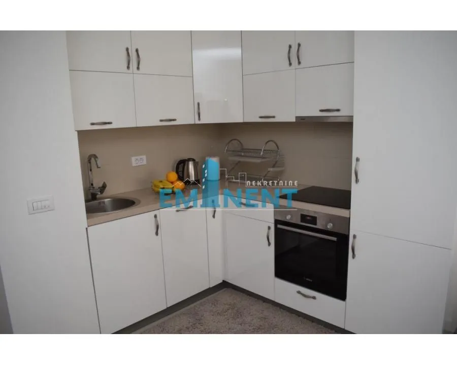 Izdavanje, dvosoban stan, 40m², Lipov Lad, Zvezdara Sve Podlokacije