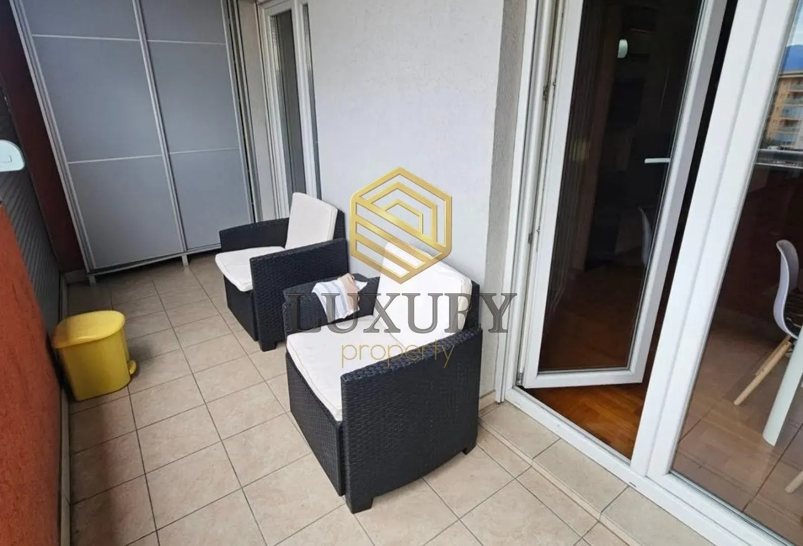 Izdavanje, jednosoban stan, 57m², City Kvart, Podgorica