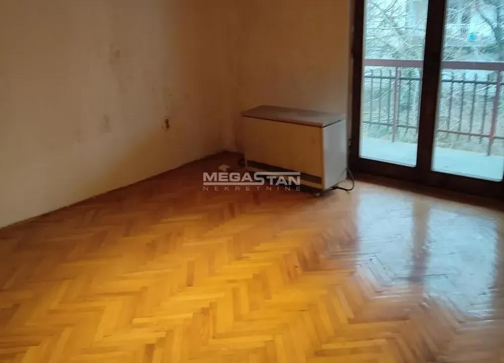 Prodaja, trosoban stan, 39m², Cerak, Beograd