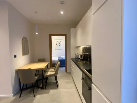 Izdavanje, trosoban stan, 85m², Kavač, Kotor - image 4