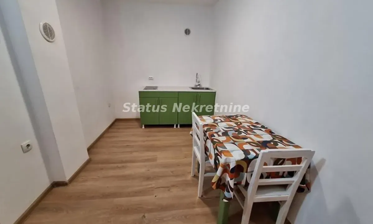 Izdavanje, jednosoban stan, 40m², Salajka, Novi Sad Sve Podlokacije