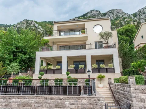 Prodaja, stan, 510m², Muo, Kotor - image 6