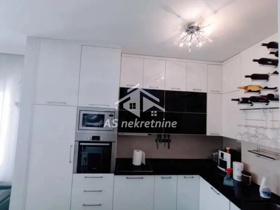 Rent, four bedroom apartment, 105m², Savski Venac, Beograd