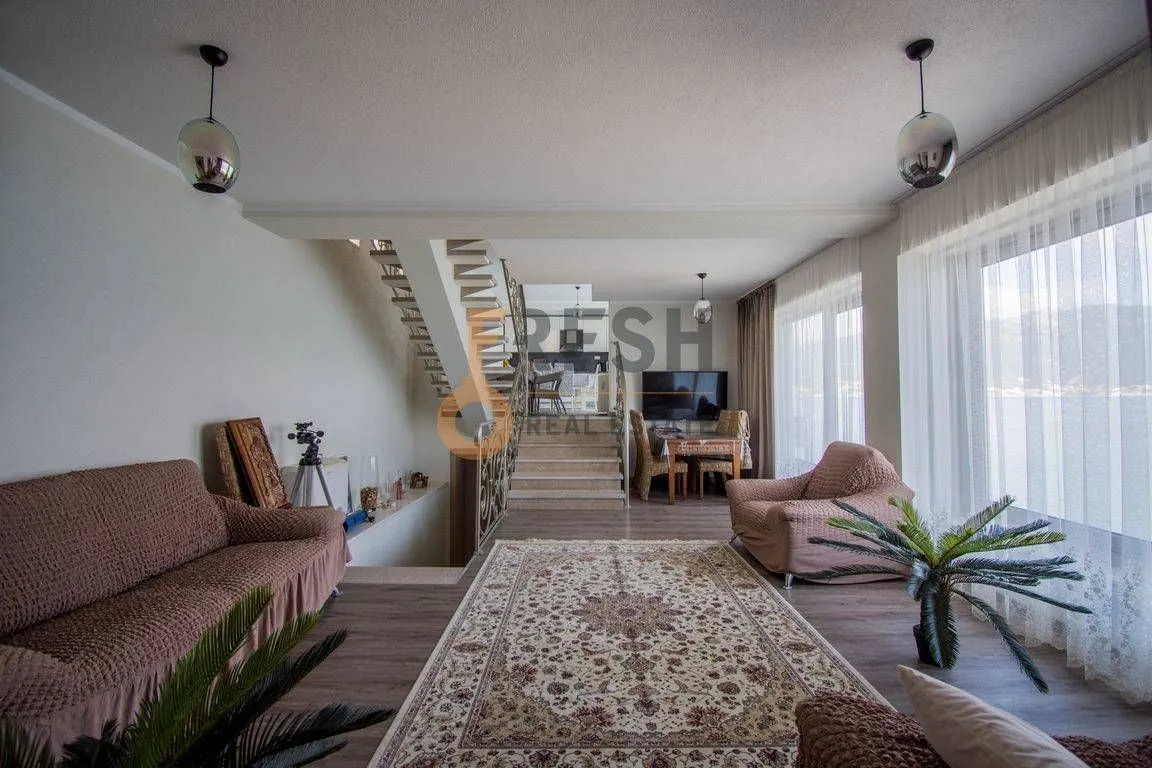 Sale, house, 240m², Tivat, Crna Gora
