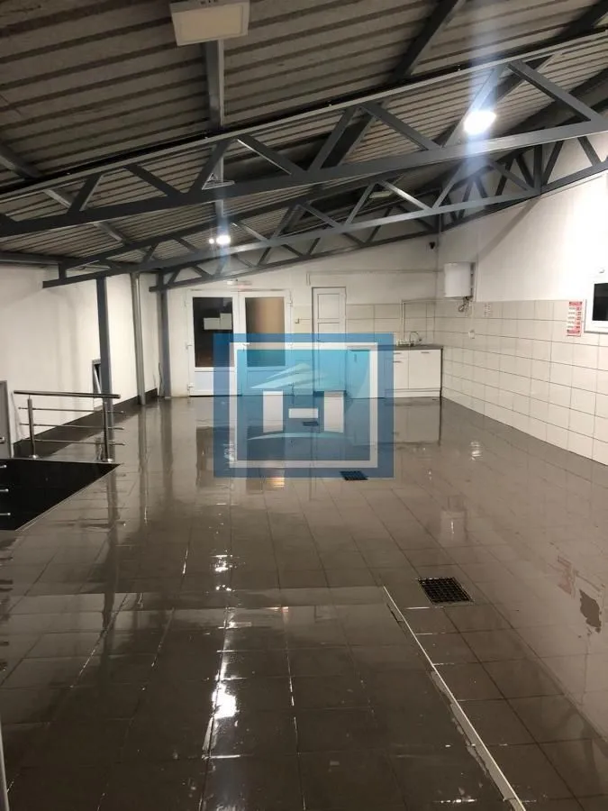 Izdavanje, poslovni prostor, 320m², Grad Stalać, Ćićevac
