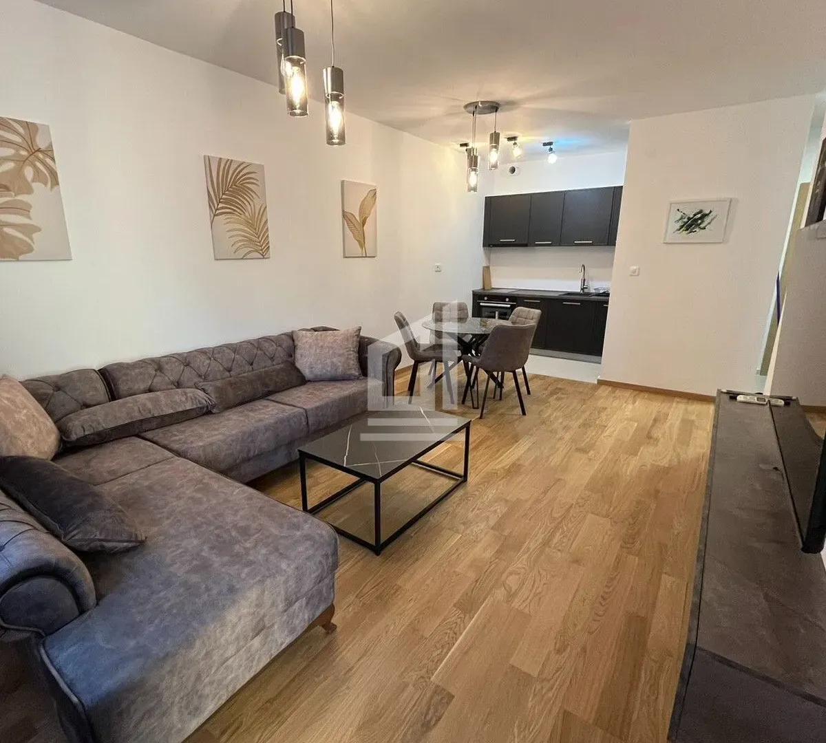 Izdavanje, jednosoban stan, 45m², City Kvart, Podgorica