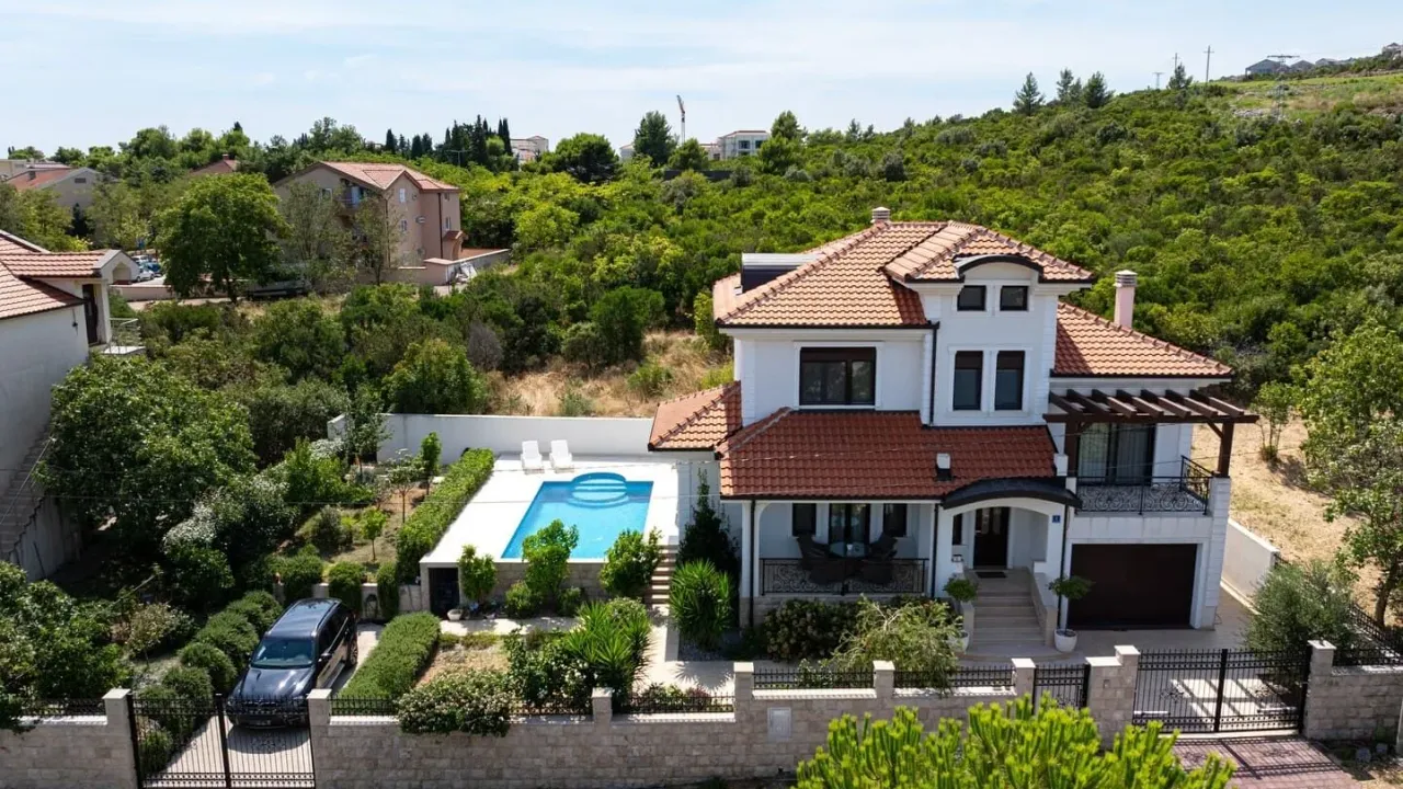 Prodaja, kuća, 277m², Radovići, Tivat