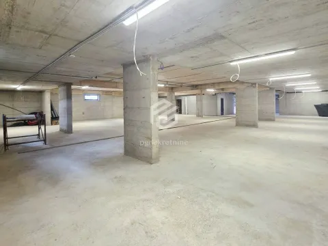 Rent, office space, 1100m², Donja Gorica, Podgorica - image 10