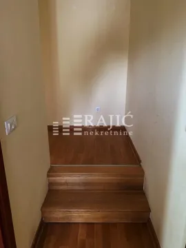 Izdavanje, trosoban stan, 90m², Savski Venac, Beograd - image 9