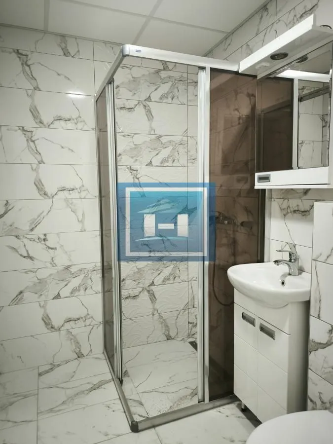 Izdavanje, stan, 223m², Centar, Ćuprija