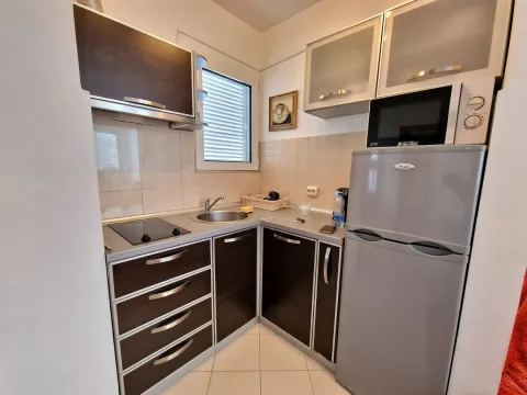 Rent, one bedroom apartment, 37m², Bečići, Budva - image 6