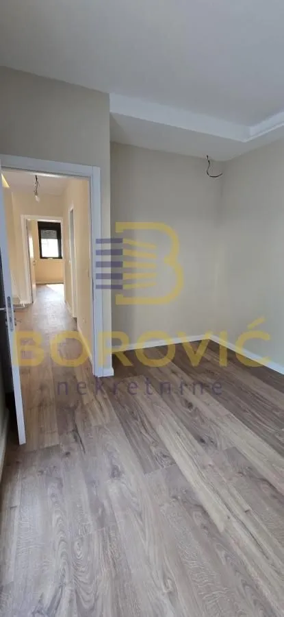 Prodaja, trosoban stan, 68m², Olimp, Zvezdara Sve Podlokacije