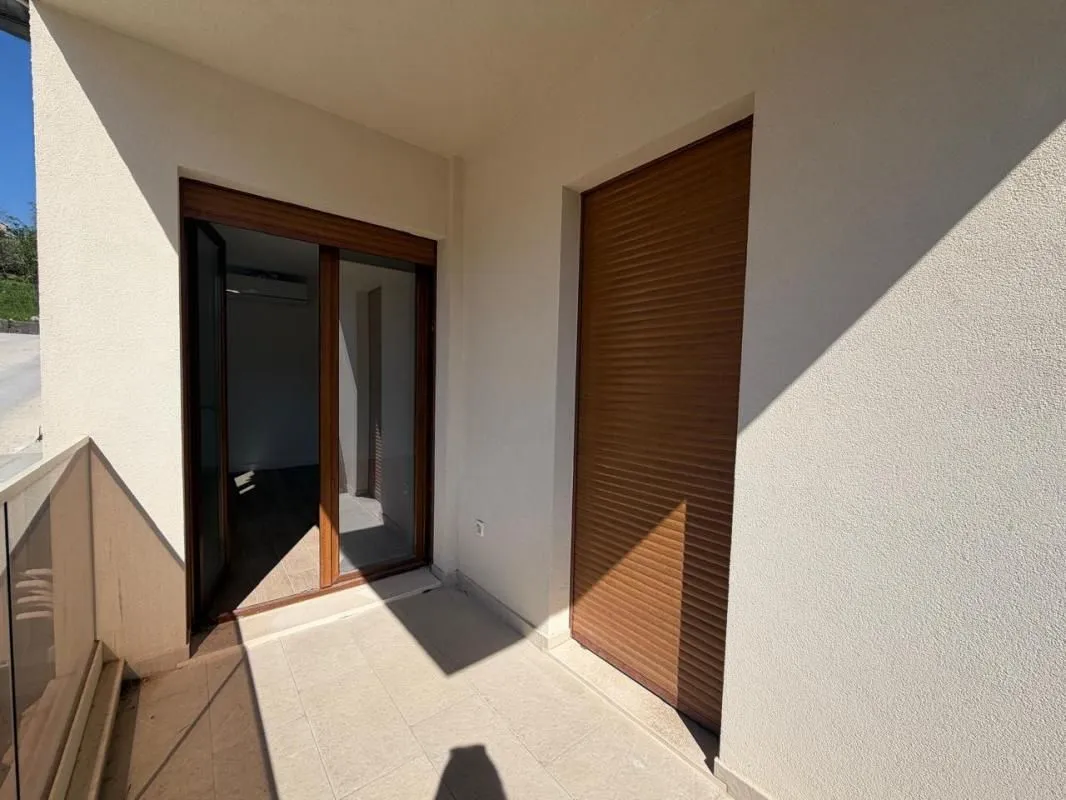 Prodaja, dvosoban stan, 69m², Dobrota, Kotor