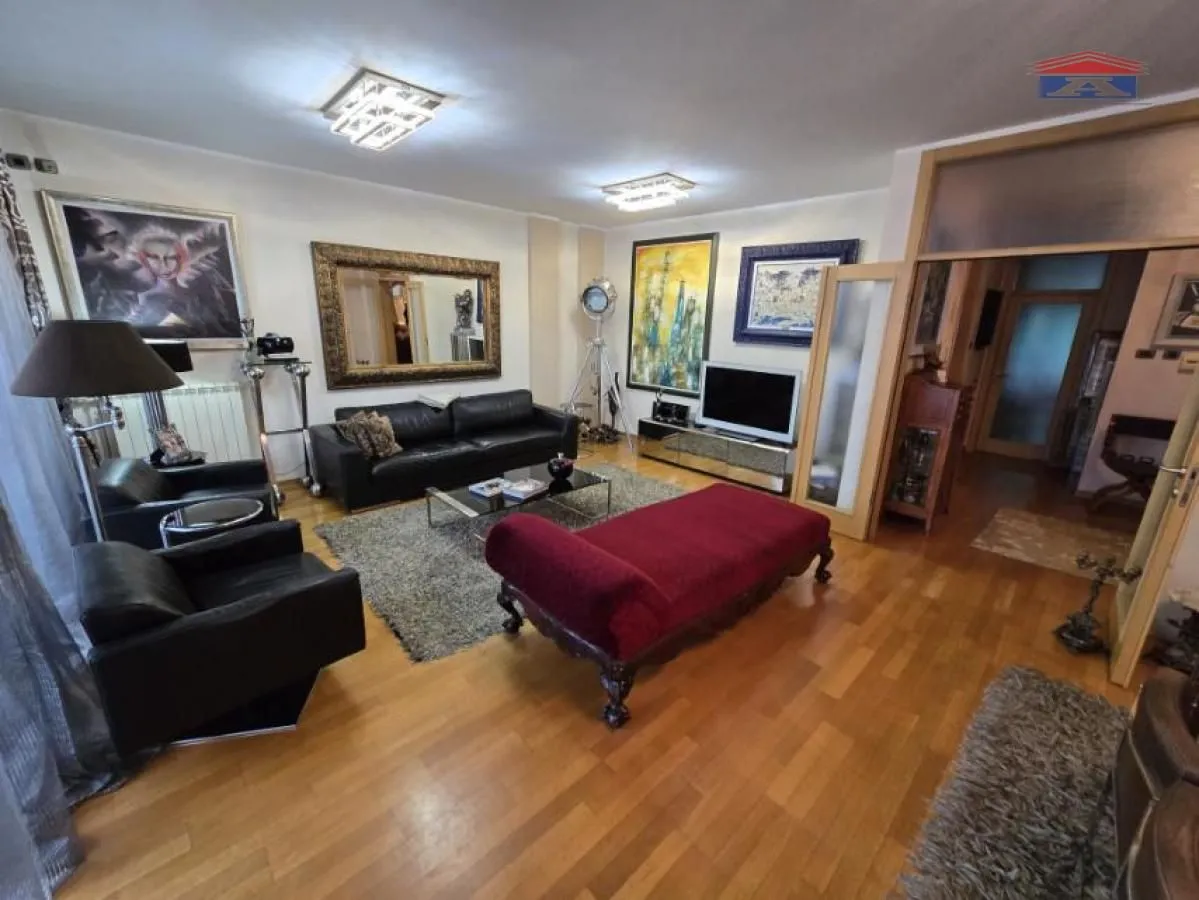 Sale, four bedroom apartment, 131m², Centar, Novi Sad