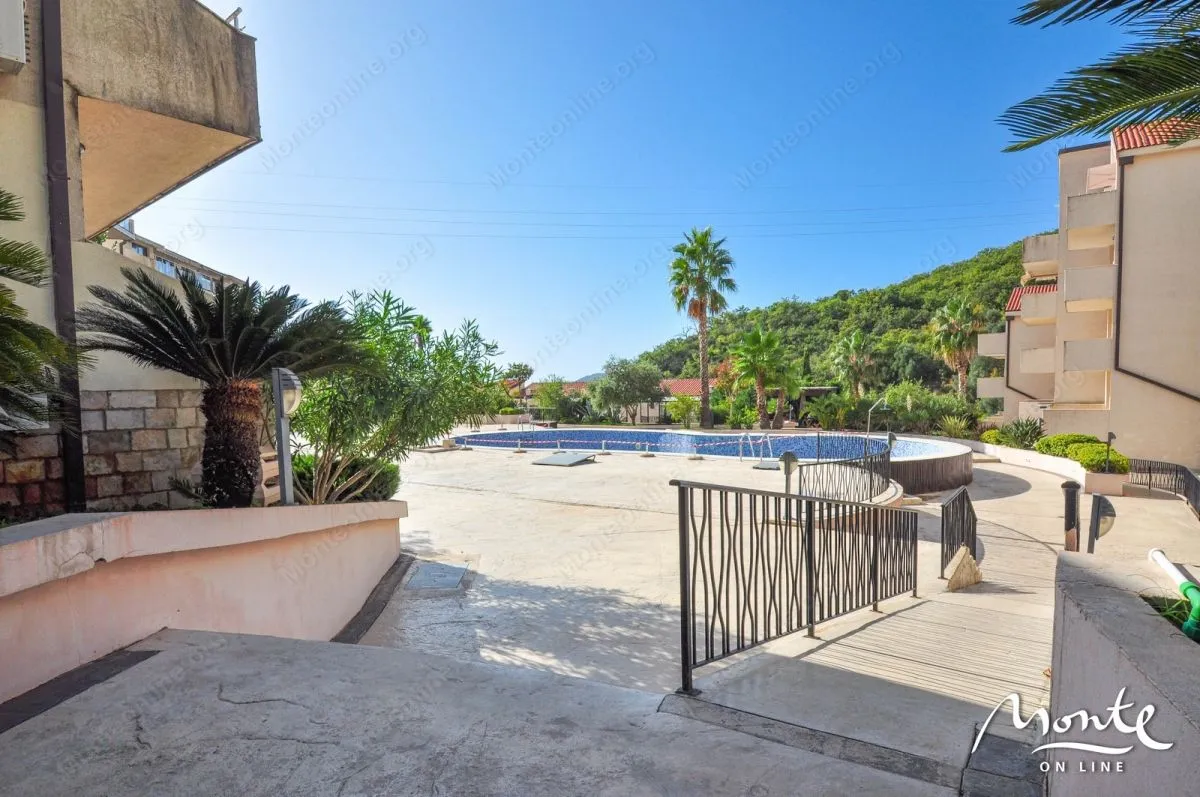 Sale, two bedroom apartment, 57m², Pržno, Budva