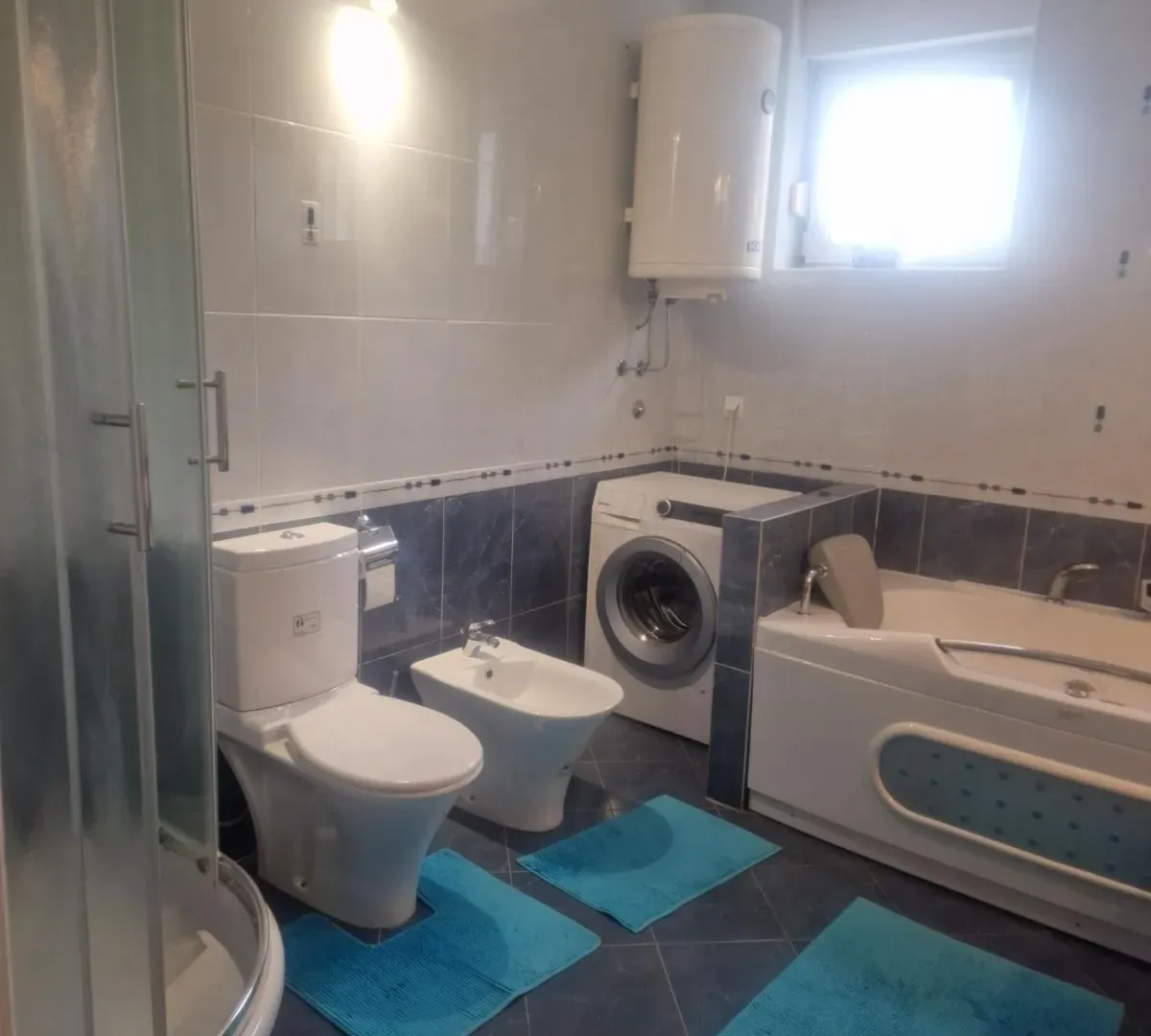 Izdavanje, trosoban stan, 82m², Dedinje Sve Podlokacije, Beograd