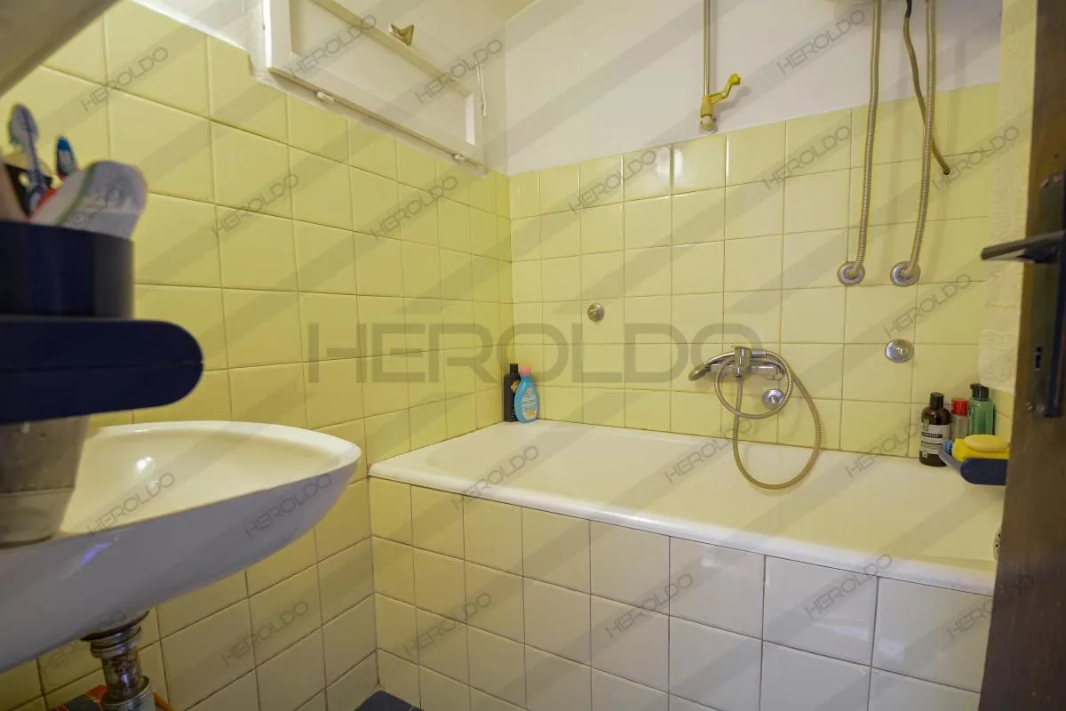 Prodaja, četvorosoban stan, 96m², Savski Venac, Beograd