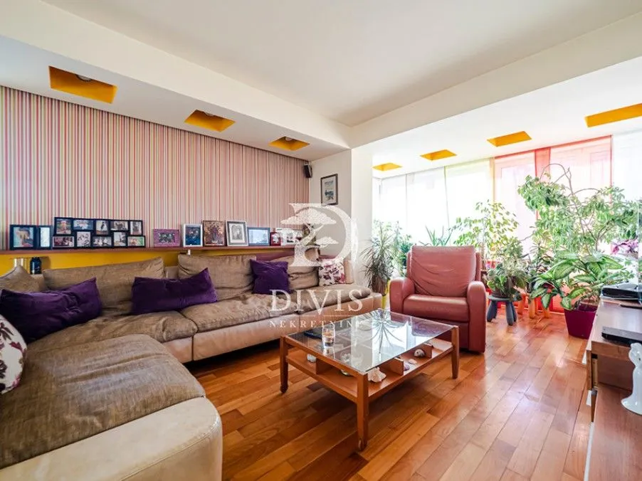 Prodaja, petosoban stan, 153m², Čukarica, Beograd