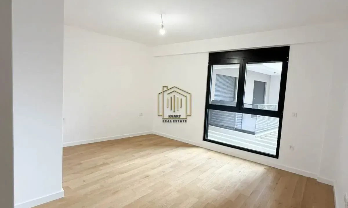 Prodaja, jednosoban stan, 54m², Centar, Bar