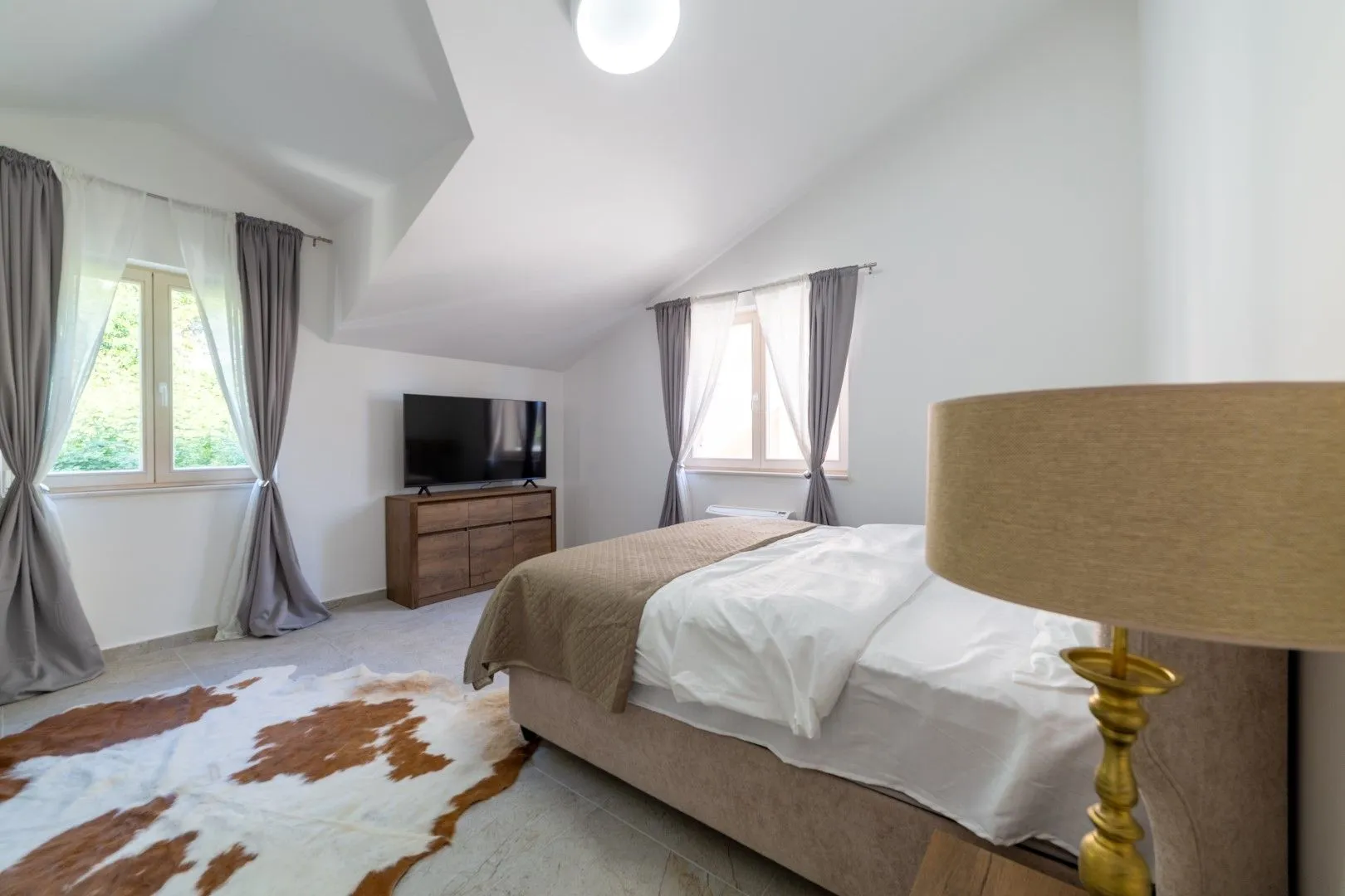 Rent, house, 315m², Tivat, Crna Gora