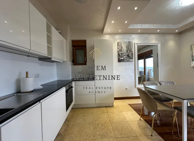 Rent, four bedroom apartment, 130m², Centar, Podgorica