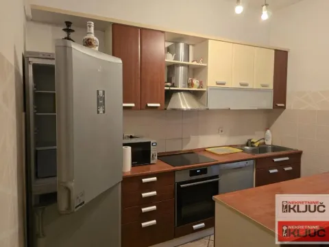 Rent, house, 250m², Sajmište, Novi Sad - image 13