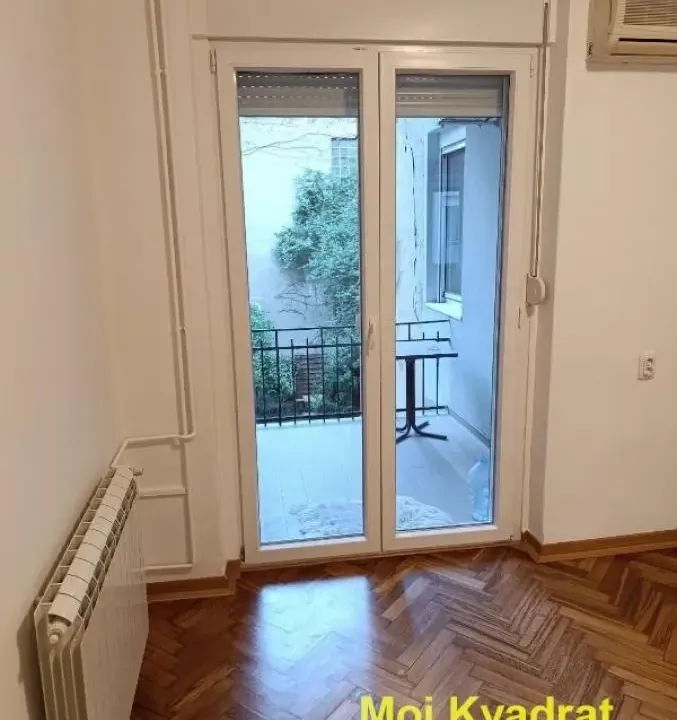 Izdavanje, trosoban stan, 80m², Lion, Zvezdara Sve Podlokacije