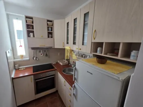Izdavanje, dvosoban stan, 40m², Grbavica, Novi Sad Sve Podlokacije - image 3