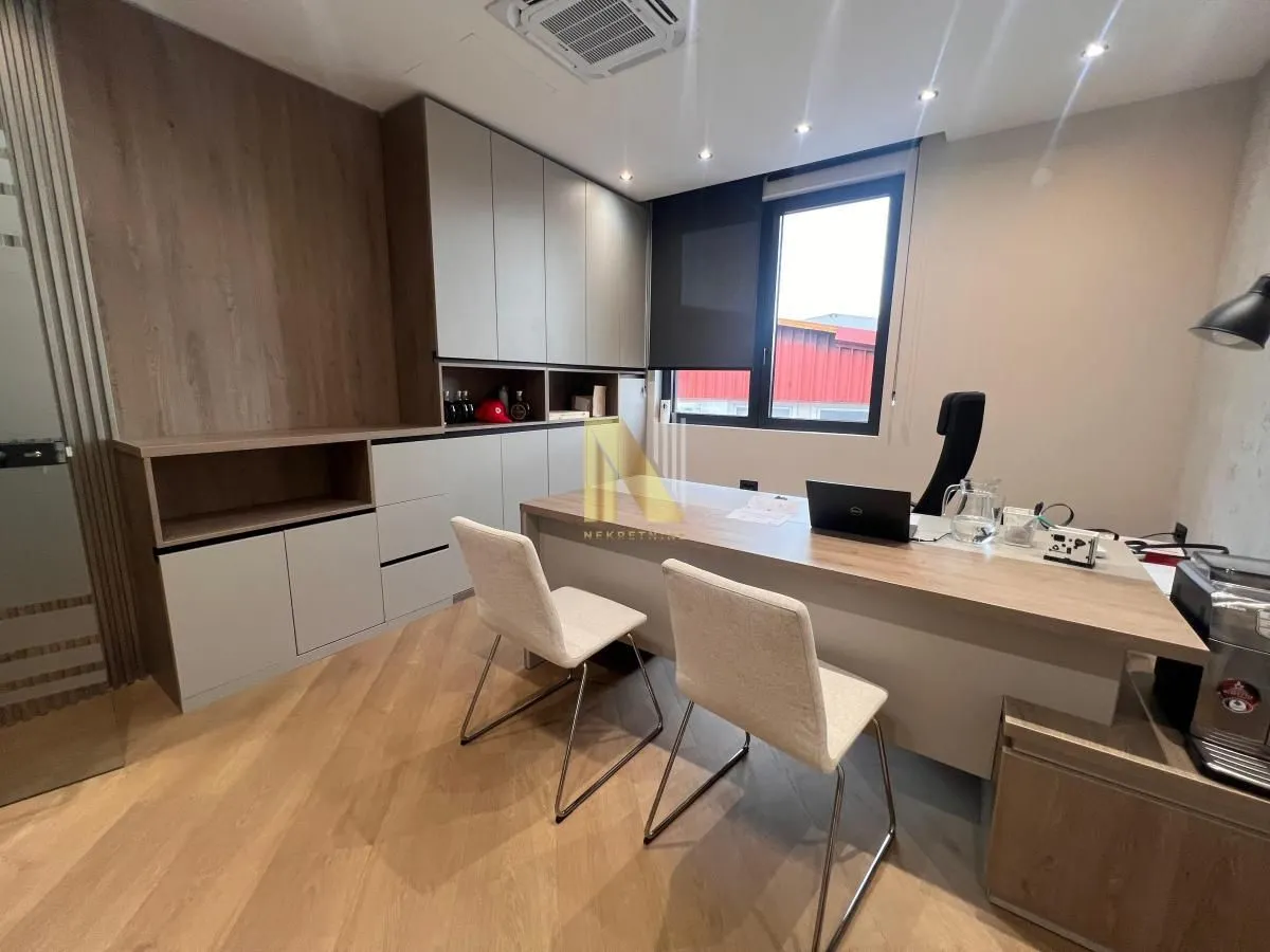 Rent, office space, 2530m², Futog, Novi Sad Sve Podlokacije